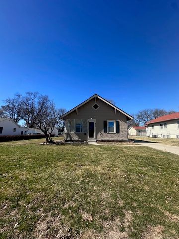 812 9th Street, West Des Moines, IA 50265