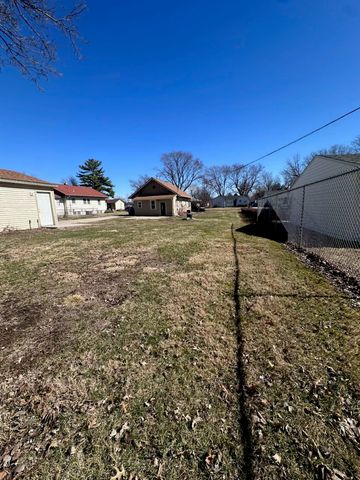 812 9th Street, West Des Moines, IA 50265