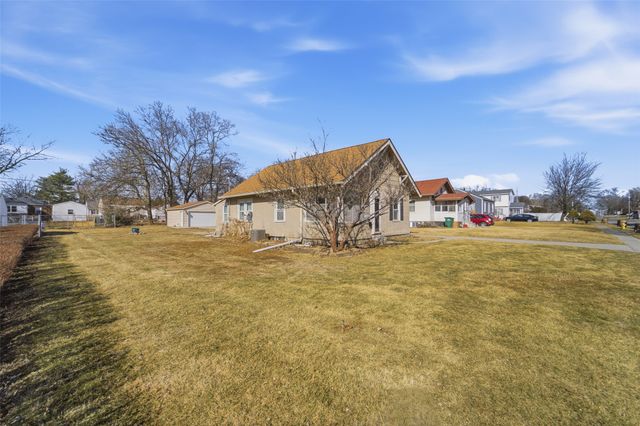 812 9th Street, West Des Moines, IA 50265