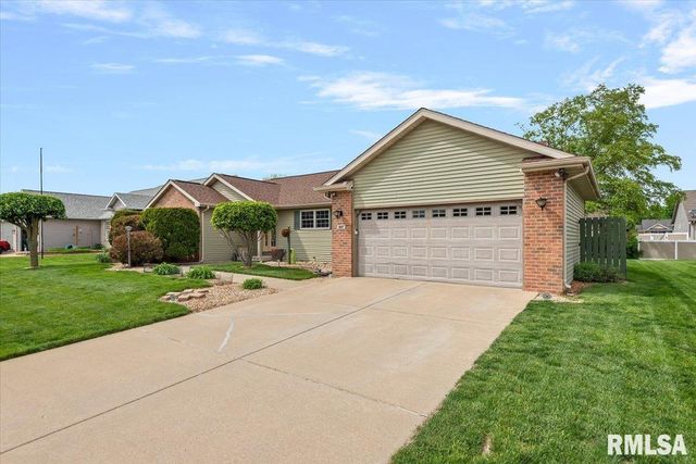 327 Osteen Lane, Chatham, IL 62629