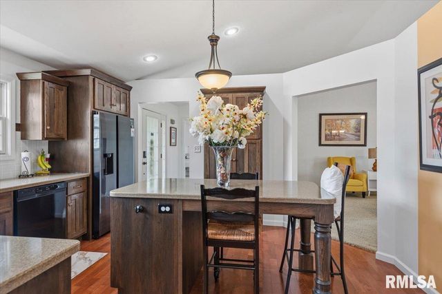 327 Osteen Lane, Chatham, IL 62629