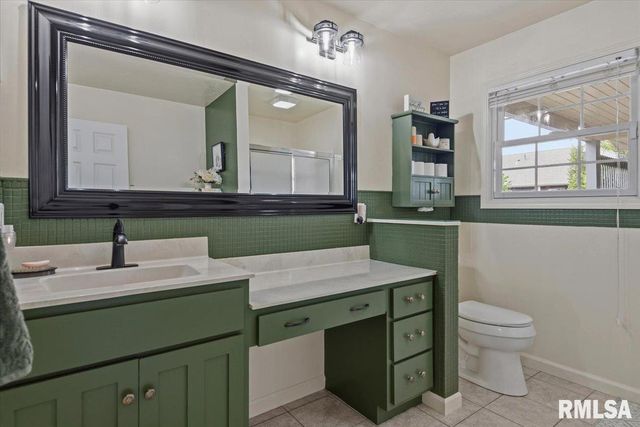 327 Osteen Lane, Chatham, IL 62629