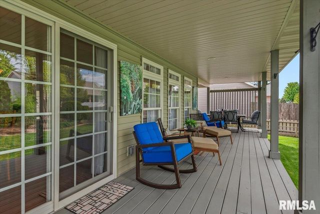 327 Osteen Lane, Chatham, IL 62629