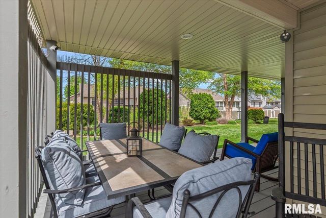 327 Osteen Lane, Chatham, IL 62629