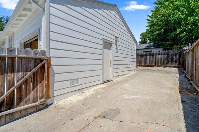 2271 Hemlock Avenue, Concord, CA 94520