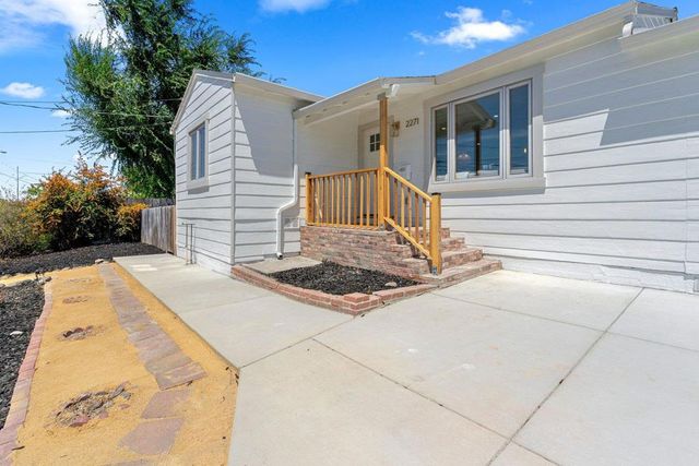 2271 Hemlock Avenue, Concord, CA 94520