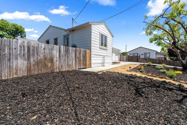 2271 Hemlock Avenue, Concord, CA 94520