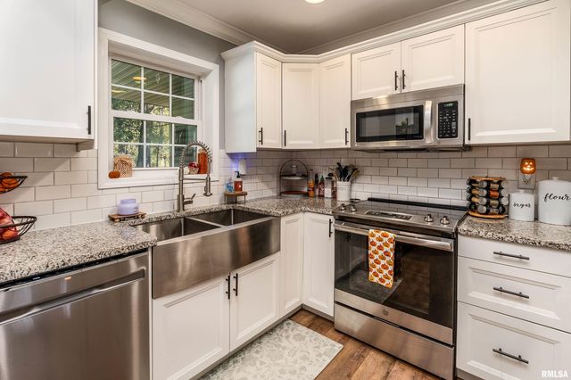 412 Noah Lane, Carterville, IL 62918