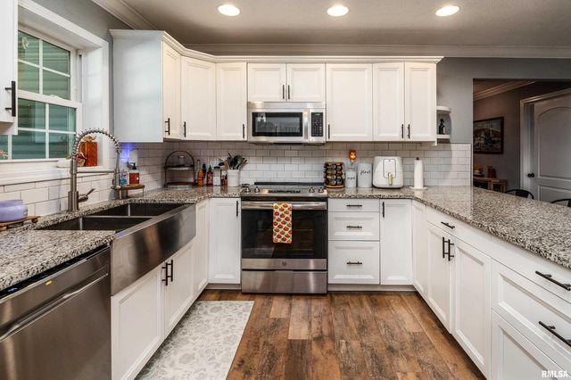 412 Noah Lane, Carterville, IL 62918