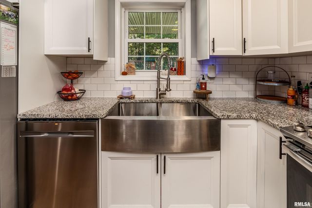 412 Noah Lane, Carterville, IL 62918