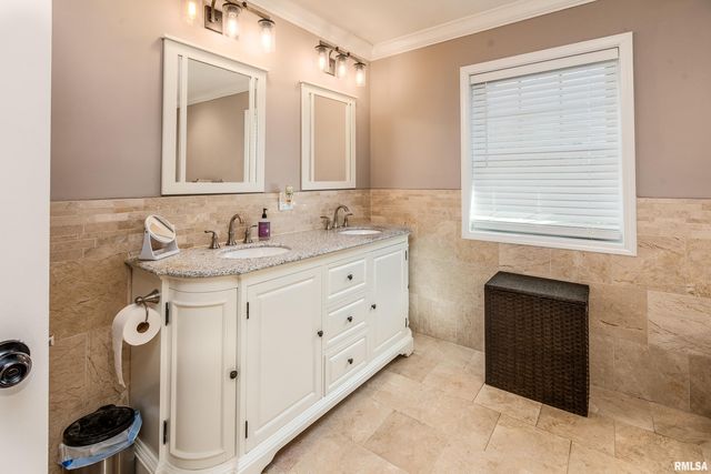 412 Noah Lane, Carterville, IL 62918