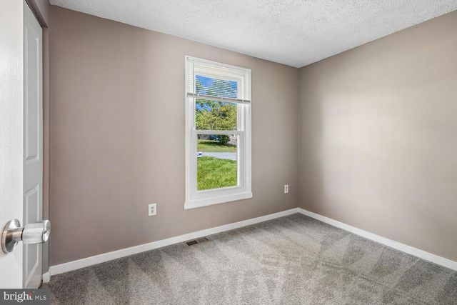 11106 HUNTINGTON WOODS CIR, Fredericksburg, VA 22407