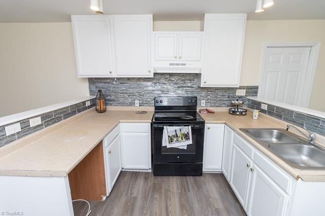 2205 Acorn Road, Greensboro, NC 27406