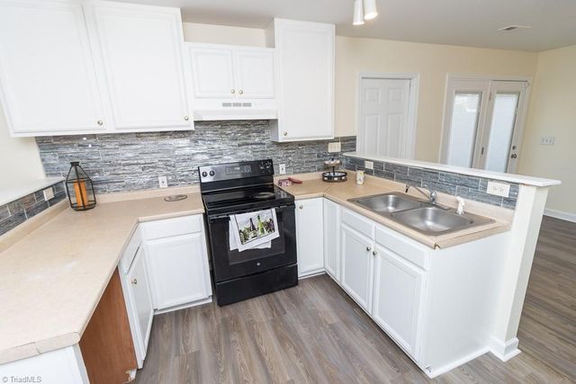 2205 Acorn Road, Greensboro, NC 27406