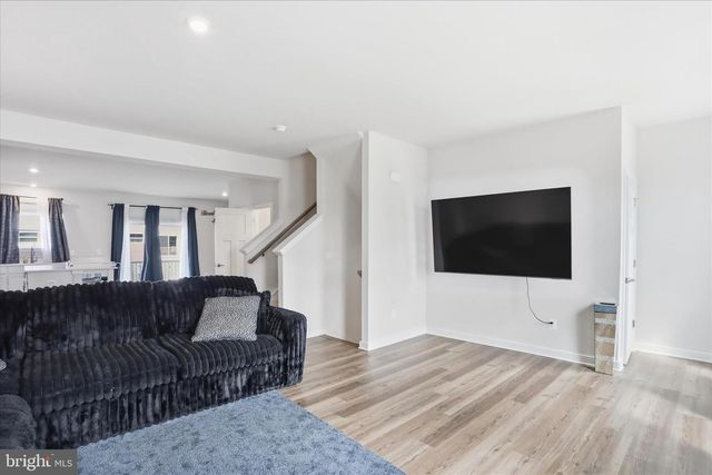 32 LYRIQ CT, Inwood, WV 25428