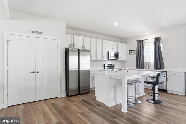 32 LYRIQ CT, Inwood, WV 25428