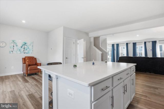 32 LYRIQ CT, Inwood, WV 25428