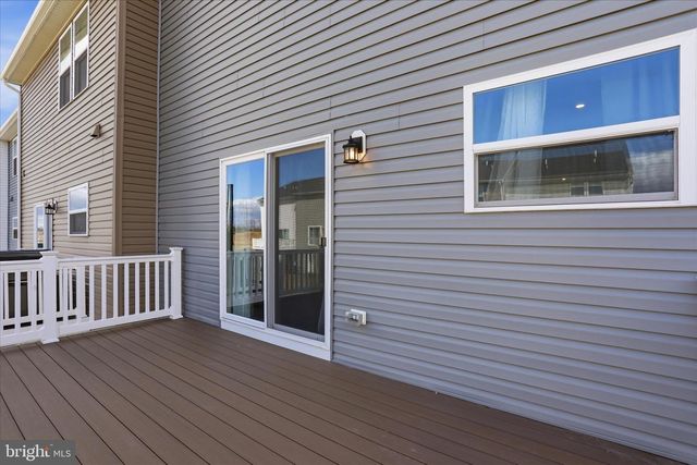 32 LYRIQ CT, Inwood, WV 25428