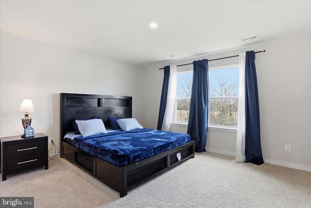 32 LYRIQ CT, Inwood, WV 25428