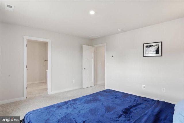 32 LYRIQ CT, Inwood, WV 25428