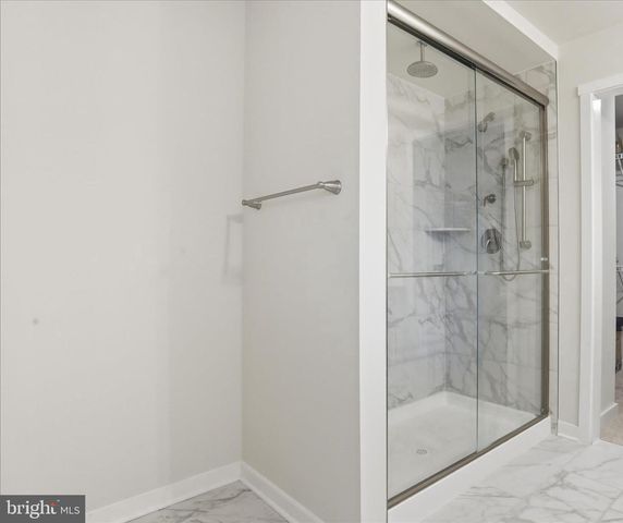 32 LYRIQ CT, Inwood, WV 25428