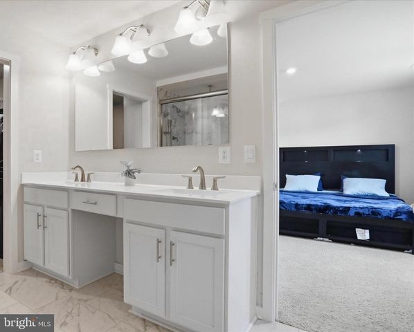 32 LYRIQ CT, Inwood, WV 25428