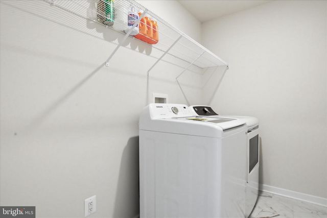 32 LYRIQ CT, Inwood, WV 25428