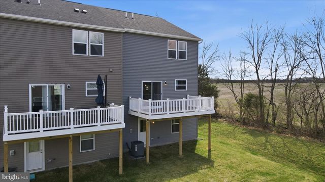 32 LYRIQ CT, Inwood, WV 25428