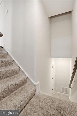 32 LYRIQ CT, Inwood, WV 25428