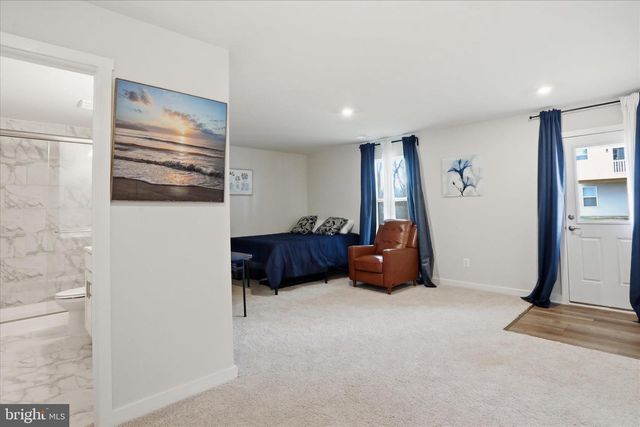 32 LYRIQ CT, Inwood, WV 25428