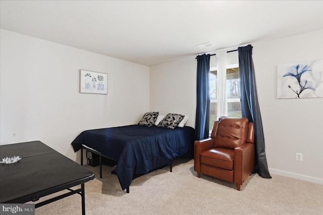 32 LYRIQ CT, Inwood, WV 25428