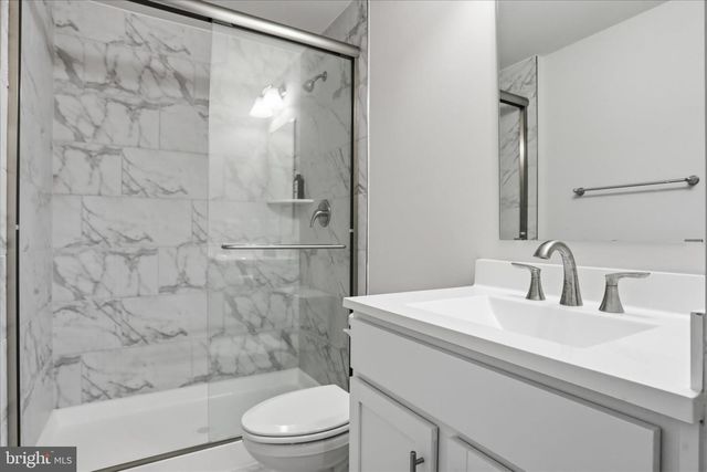 32 LYRIQ CT, Inwood, WV 25428