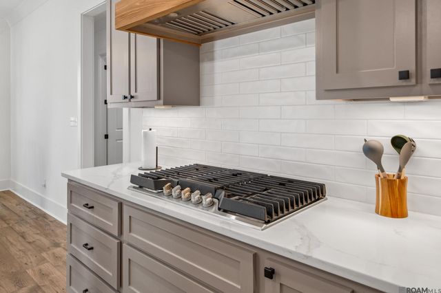 10598 Arnold Rd, Denham Springs, LA 70726