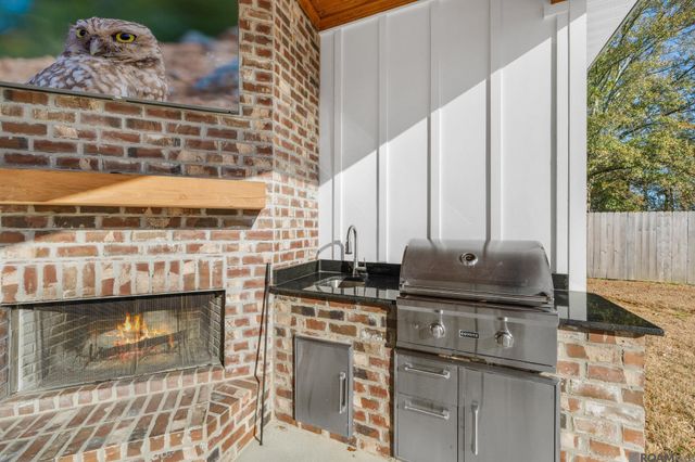 10598 Arnold Rd, Denham Springs, LA 70726