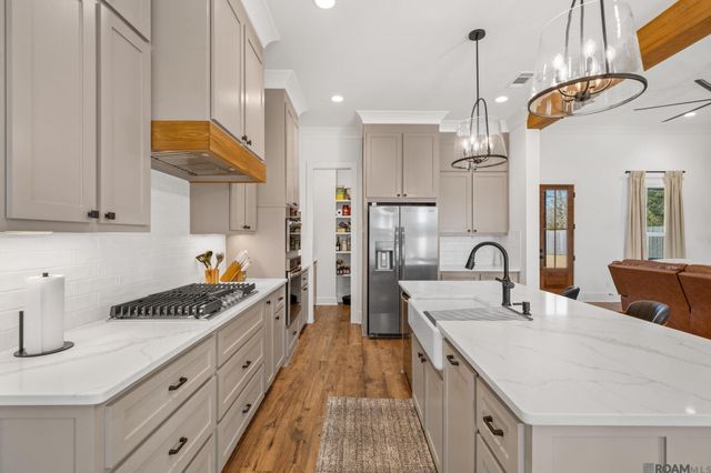 10598 Arnold Rd, Denham Springs, LA 70726