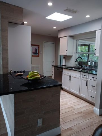 8204 NW 100th Terrace, Tamarac, FL 33321