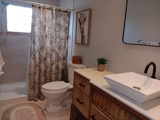 8204 NW 100th Terrace, Tamarac, FL 33321