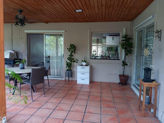 8204 NW 100th Terrace, Tamarac, FL 33321