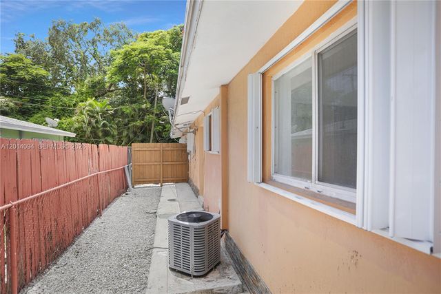 1522 SW 30th St 1, Fort Lauderdale, FL 33315