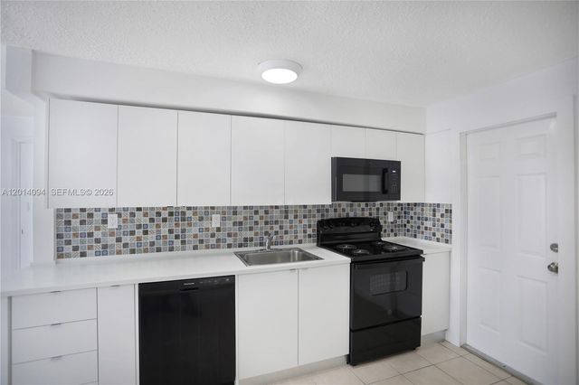 1522 SW 30th St 1, Fort Lauderdale, FL 33315