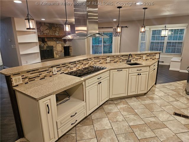 109 Ridgewood Forest Road, St Albans, WV 25177