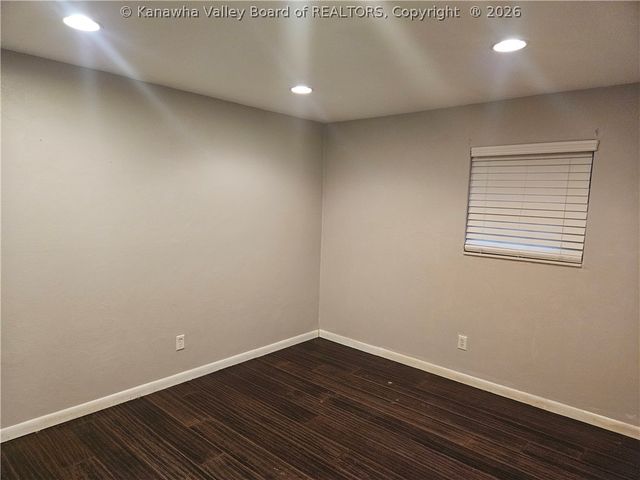 109 Ridgewood Forest Road, St Albans, WV 25177