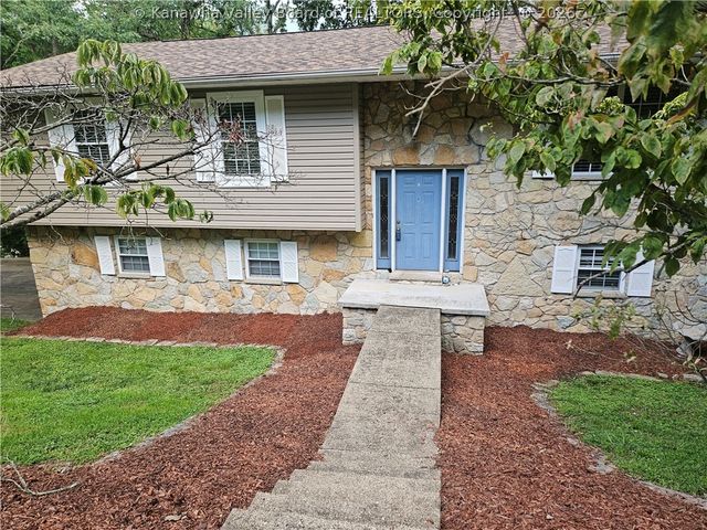 109 Ridgewood Forest Road, St Albans, WV 25177