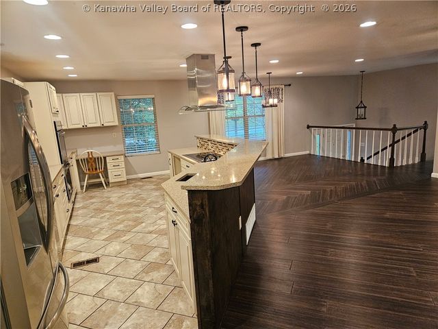 109 Ridgewood Forest Road, St Albans, WV 25177