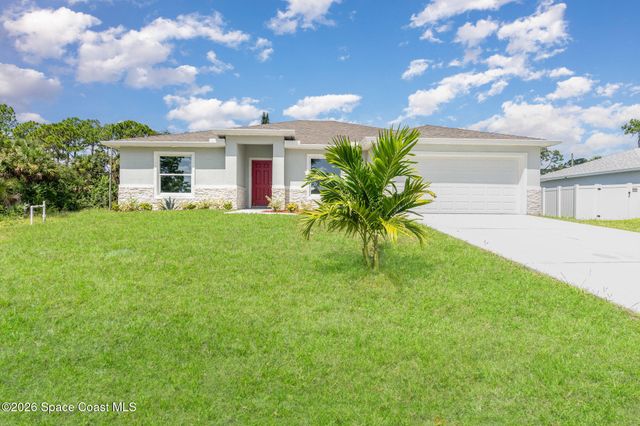 1526 Holcomb Street NW, Palm Bay, FL 32907