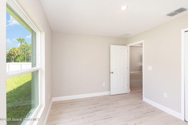 1526 Holcomb Street NW, Palm Bay, FL 32907
