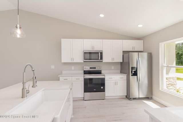 1526 Holcomb Street NW, Palm Bay, FL 32907