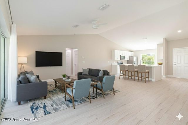 1526 Holcomb Street NW, Palm Bay, FL 32907
