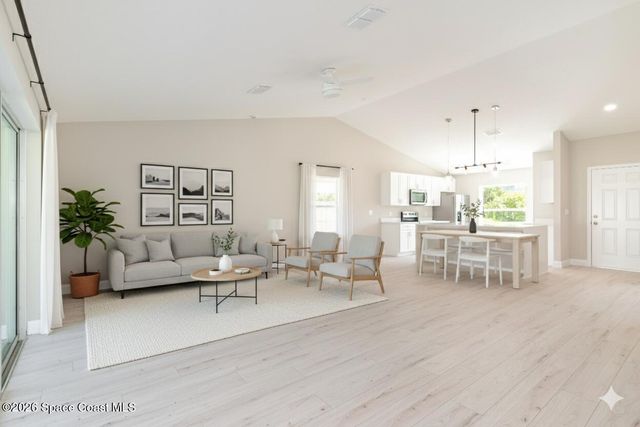 1526 Holcomb Street NW, Palm Bay, FL 32907