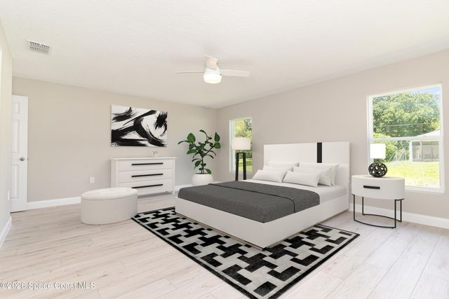 1526 Holcomb Street NW, Palm Bay, FL 32907